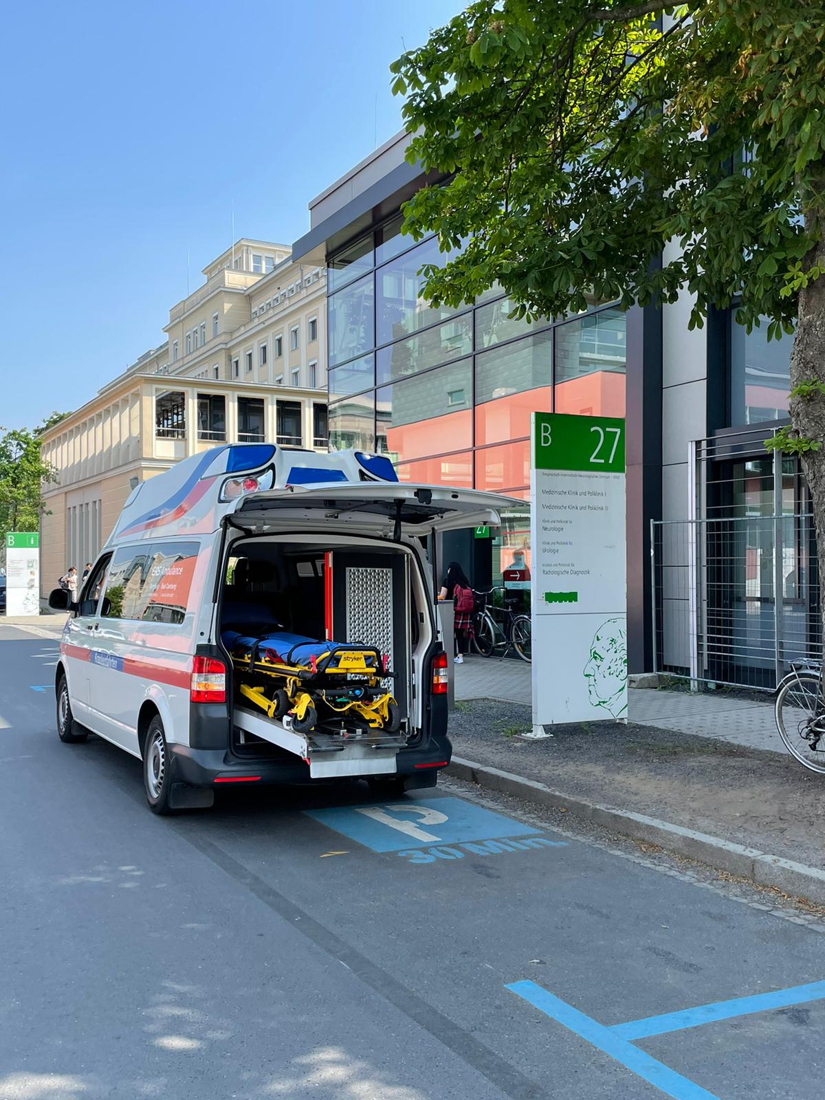 Krankenfahrten EAS Ambulance liegendtransport